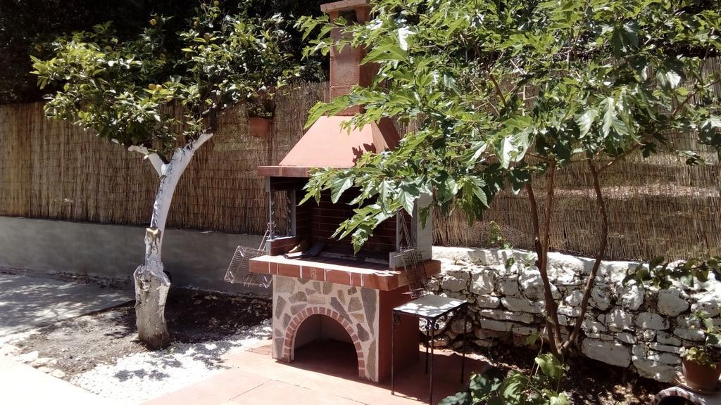Flamiatos Garden Cottages Pouláta Екстериор снимка