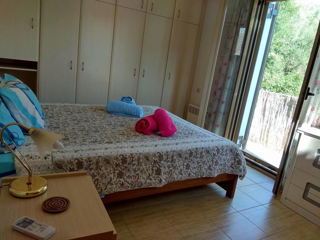 Flamiatos Garden Cottages Pouláta Екстериор снимка